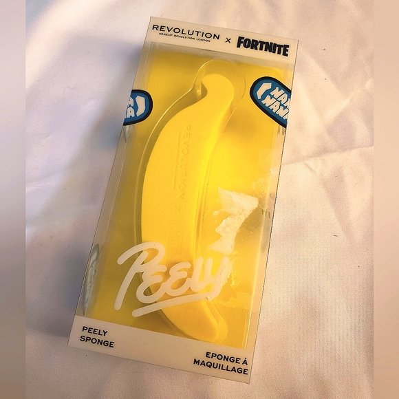 Revolution x Fortnite  Peely Makeup Sponge - Picture 3 of 7